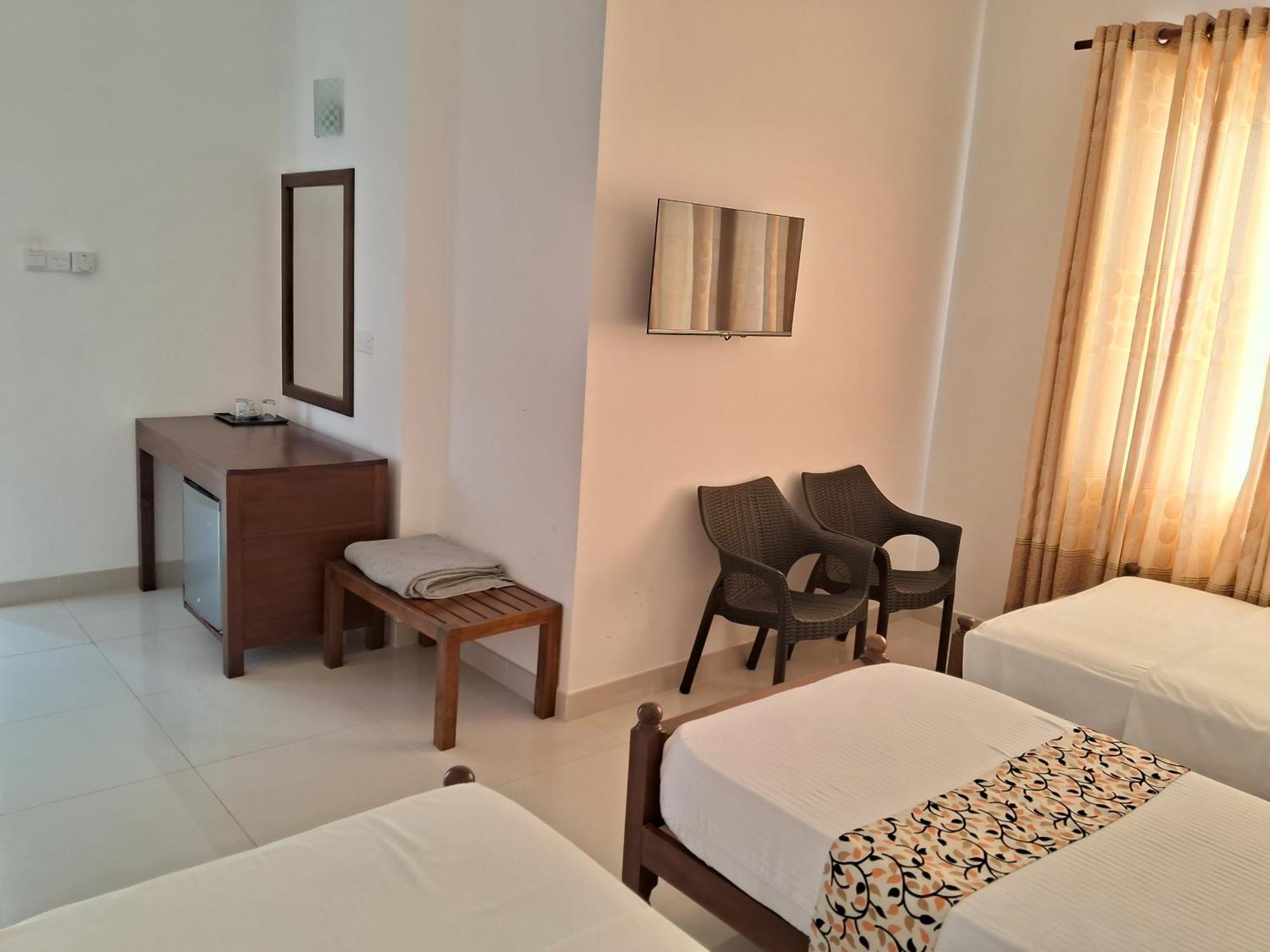 Holiday Fashion Inn Negombo Pokoj fotografie